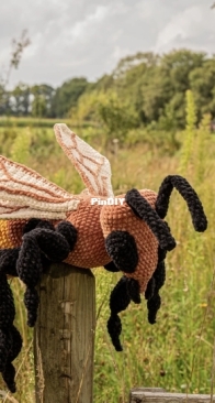 Gerritses - Kate Gerrits - Honey Bee