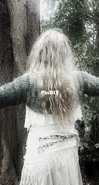 Dryads Embrace Shrug by Stoarm Wyn-Enflish, Dutch - Free
