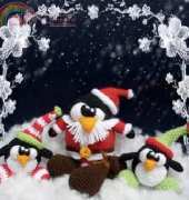 Delicious Crochet - Paola Navarro-  Santa Tux and his elves - English