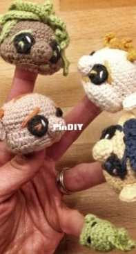 SmileAmigurumi - Carrie Andersen - Mr. Poppel Finger Puppet