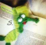 Sara Bello - Crocodile Bookmark - Dutch - Translated
