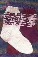 Endless Knot Socks by Robbyn Kenyon -Free
