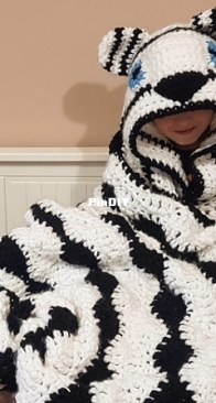 Crafting Happiness - Ariana Goldberry - 2in1 Snow Tiger Hooded Blanket