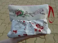 Cosmetic bag