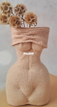 Knitting House Sveta - Svitlana/Svetlana Bozhko - Female Form Vase