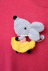Mouse brooch