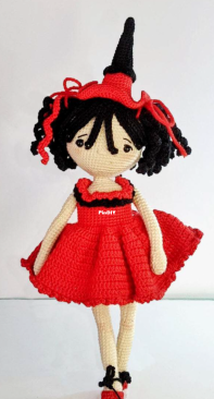 Tulip Yarn Crafts - Ines Abad - Kira the witch