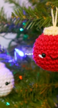 Club Crochet - Louies Loops - Louis Mensinger - Christmas Ornament - Free