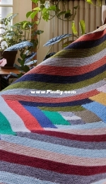 Parallelolamb Blanket by Stephen West