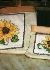 Borsetta e bustina con girasoli