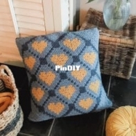 Gek op Haken - Mirjam Brinkman-de Witte - Cross-my-heart pillow - Cross My Heart Kussen - Dutch