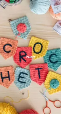 Airali Design - Ilaria Caliri - Flags with the word "Crochet" and a ball of yarn - English or Italian