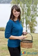 Pretty Mallory Sweater by Vera Sanon/Cascade Yarns-Free