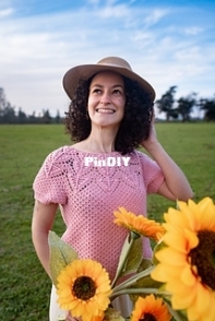 Yessabett Bueno - Exubia blouse