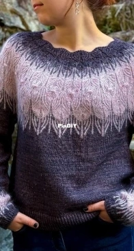 Esa Sweater by Valentina Bogdanova