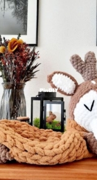 Lesya Petrushenko - Deer Pajama Holder - Hertje slaapvriendje en pyjama houder - Dutch