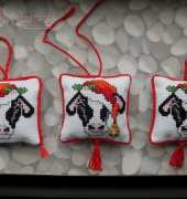 Leisure Arts Christmas Cow