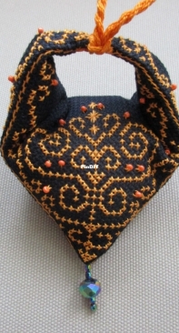 Durene Jones --Pumpkin Halloween Pendibule