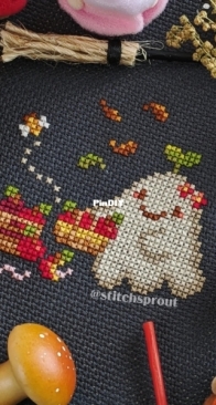 Stitch Sprout - Apple Farm Ghosty by Elizabeth Noonan