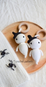 Cozy Toy Designs - Ghost Rattle - English