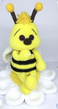 Galina Nikitina - Галина Никитина - A bee on a daisy - Пчелка на ромашке - Russian