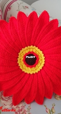 Pippa Patterns Crochet - Connie Rockliff - Gerbera Daisy Cushion - Russian - Transalted