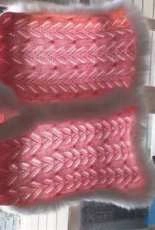 pink scarf with fur