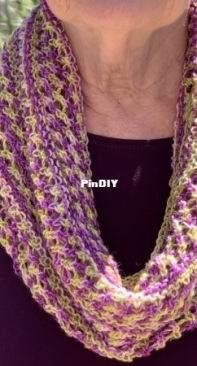 Diamond Twist Cowl by Carla Hanson -Free