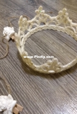 Crocheted crown for a girl