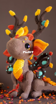 Lyra Lune Designs - Ruxandra Dumitrascu / Cazacu-Zota - Rhea