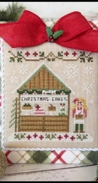 Country Cottage Needleworks - Christmas Market - Christmas Cake Stand PCS