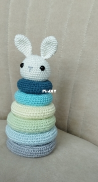 Stacking toy rabbit