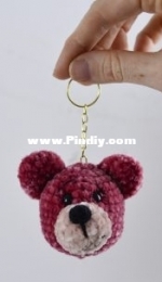 Círculo SA - Silvandra Baldao - Teddy Bear Keychain - Chaveiro Ursinho Pelúcia - Portuguese - Free