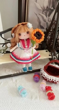 Huihui EL Handmade - Crafts with El - Kui Baby Doll - Chinese