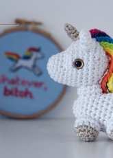Ahooka - Tiny rainbow unicorn- Spanish - Translated - Free
