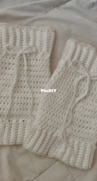 Azorasshop - Natssrecord - Natalie Cantu - Chunky Leg Warmers