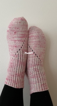 Summer Folly Socks by Heidi Alander-English,Finnish-Free