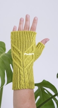 Bevel Mitts by Emily Greene