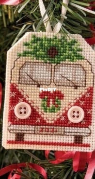 Christmas Campervan by Susan Penny from Cross Stitcher 377 PCS + XSD