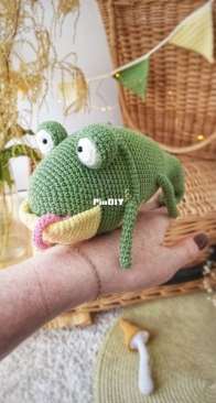 Rizhik toys - crochet lizard  -  English