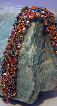 Colorfol beaded swarovski bracelet