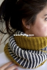 Hesters Cowl by Lori Versaci