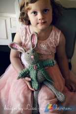 Holland Designs - Lisa Van Klaveren - Snuggle Bunny