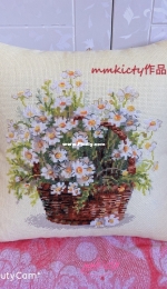 A basket of daisies