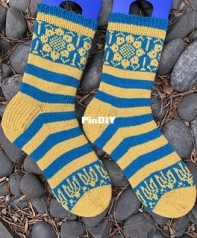 Solidarity Socks by sowhynot