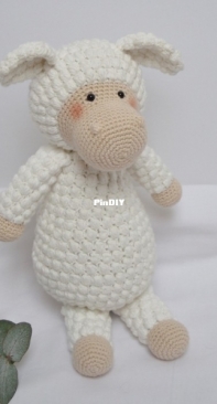 Hobbii Friends - Trine Moeller - Frida the Sheep - Free