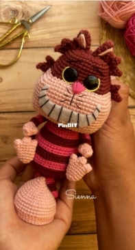 Sienna Handmade - Lilian Sandoval - Cheshire Cat - Gato de Cheshire - Spanish