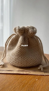 Honey Bucket Bag -  by PetiteKnit - Mette Wendelboe Okkels - English, Swedish