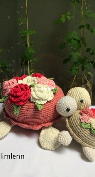 Lim Lenn - Pattern by Lim - Nguyen Lim - Turtle Carrying Flowers -Free