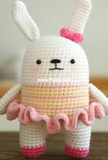 Big Bebez - Yun Young Lee  - Minimals - Rabbit - Spanish - Translated